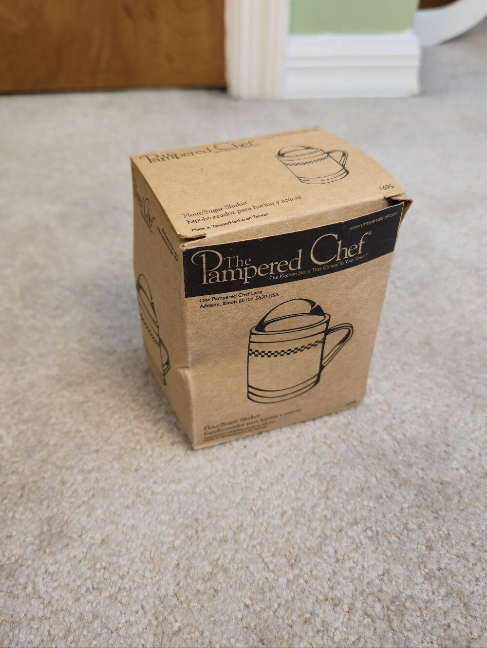 Pampered Chef Flour Sugar Spice Shaker with Handle Storage Lid